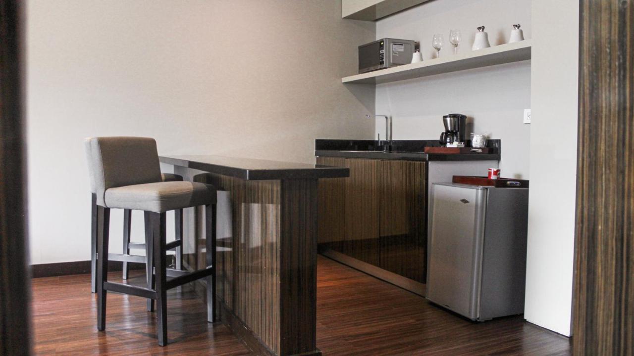 Holiday Inn Bucaramanga Cacique By Ihg Exteriér fotografie A kitchenette in a hotel