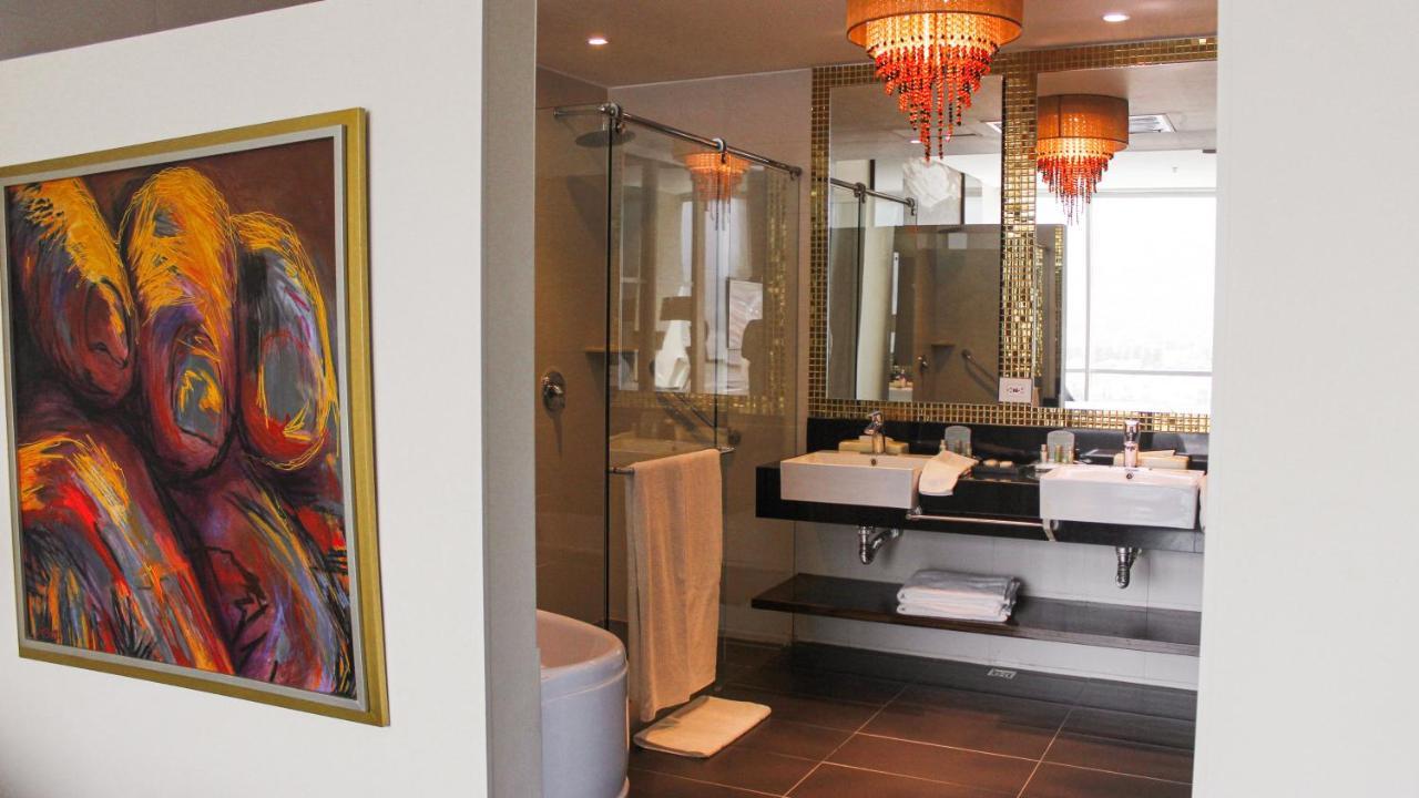 Holiday Inn Bucaramanga Cacique By Ihg Exteriér fotografie Bathroom