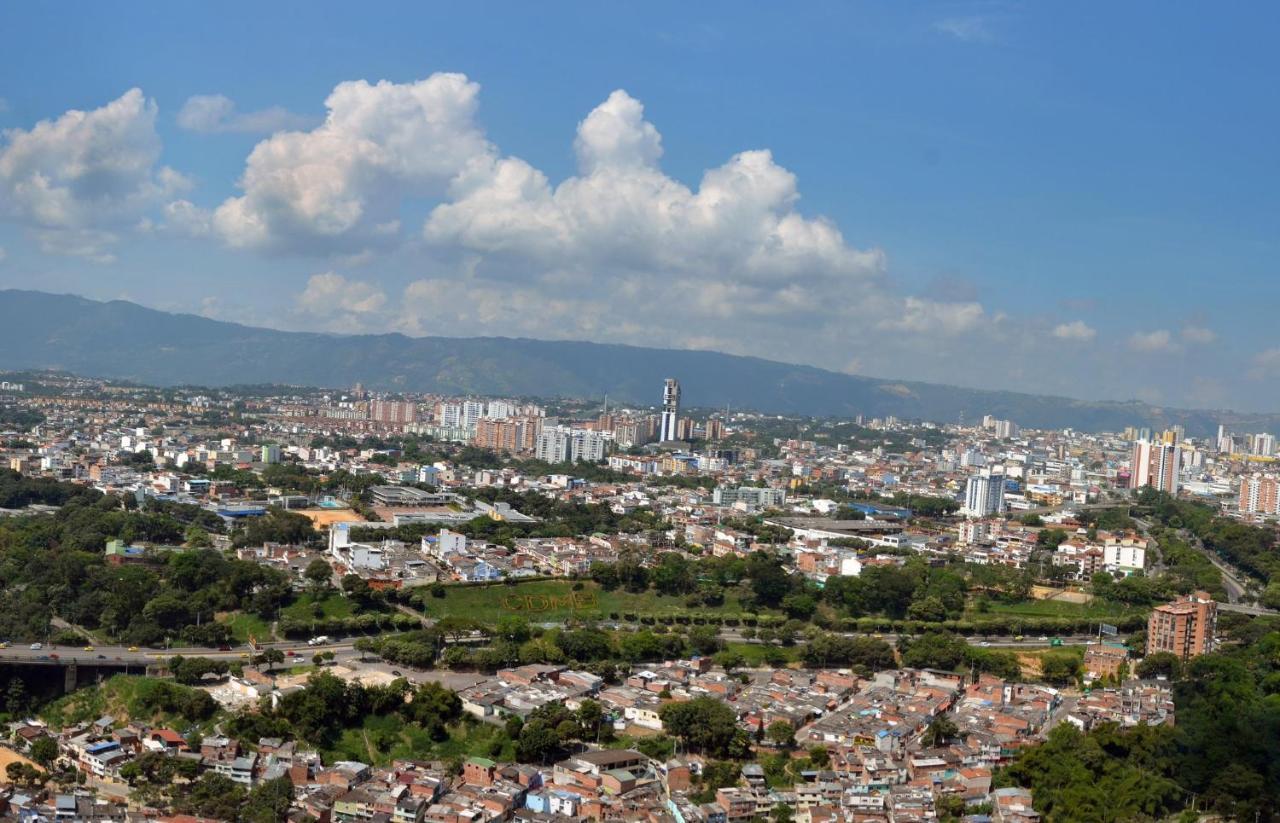 Holiday Inn Bucaramanga Cacique By Ihg Exteriér fotografie Santiago skyline