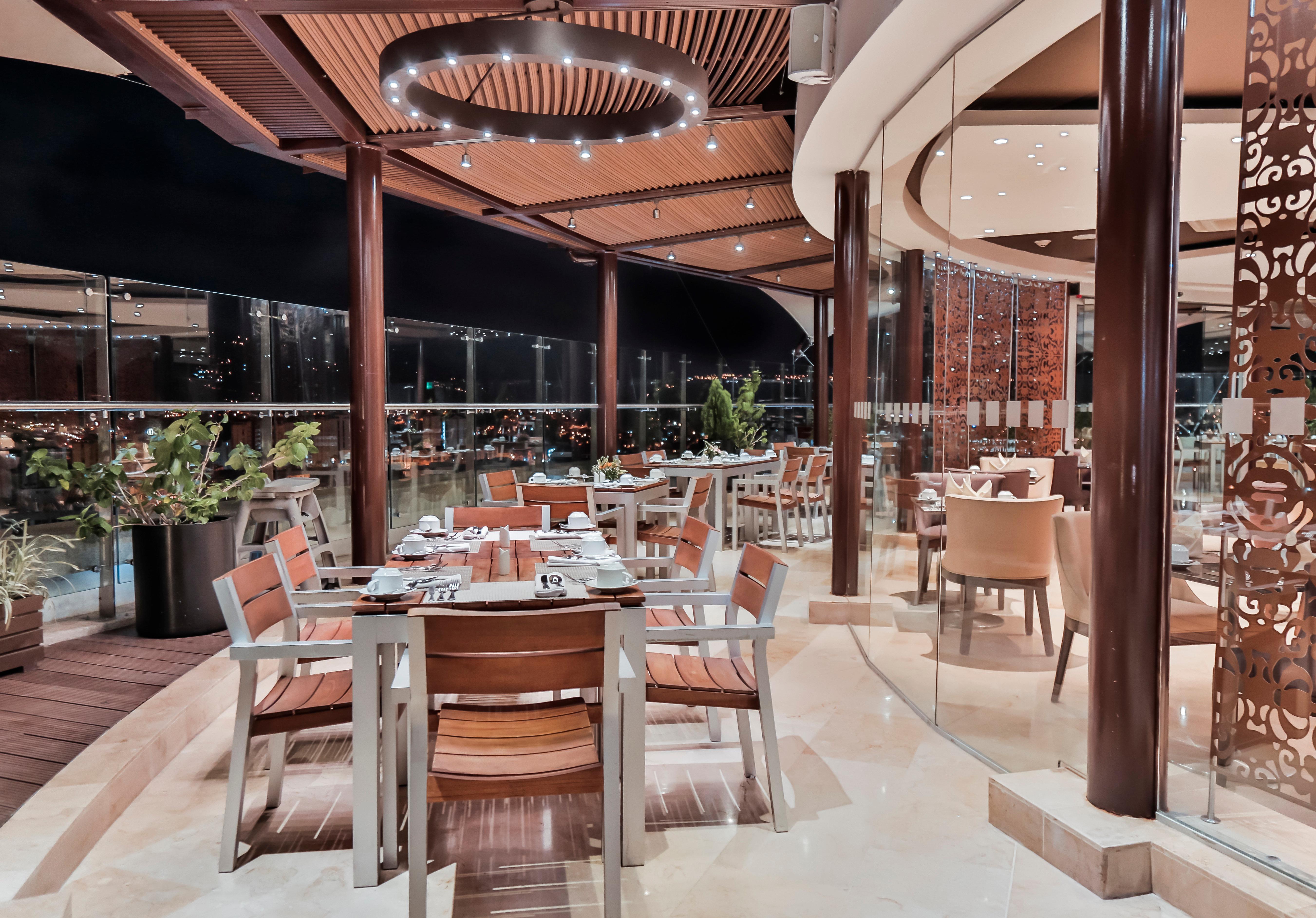 Holiday Inn Bucaramanga Cacique By Ihg Exteriér fotografie The Deck