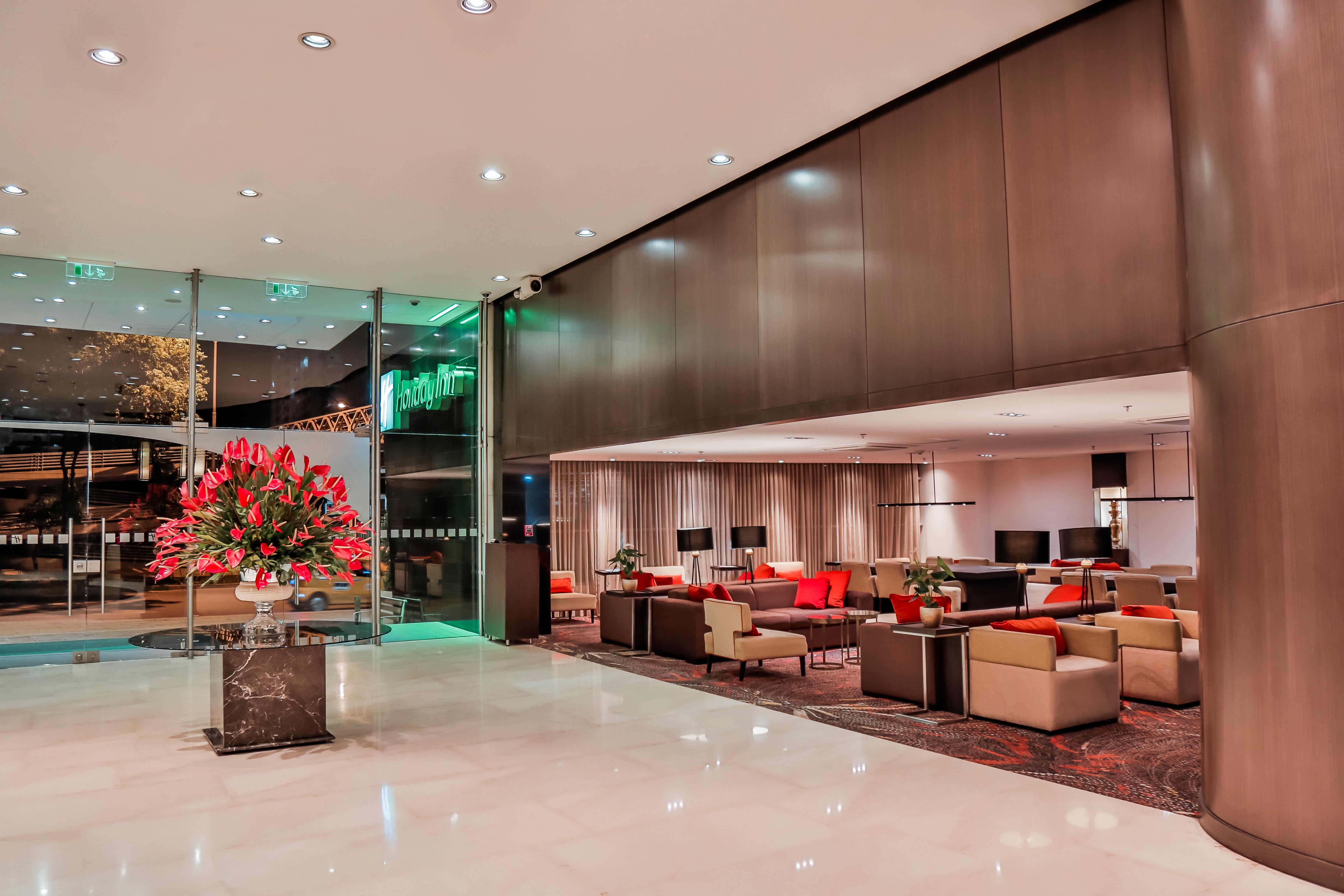 Holiday Inn Bucaramanga Cacique By Ihg Exteriér fotografie The lobby of the hotel