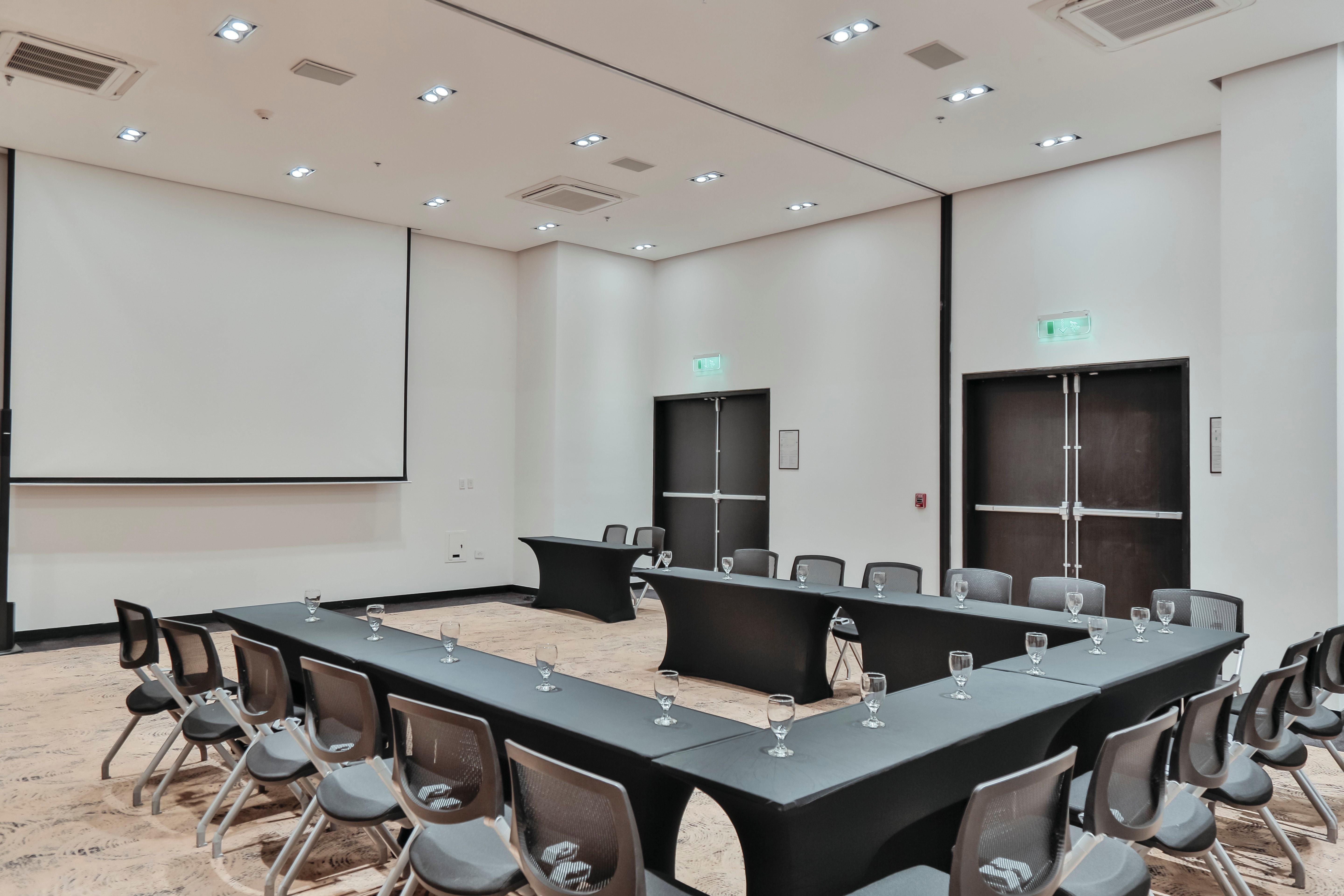 Holiday Inn Bucaramanga Cacique By Ihg Exteriér fotografie Meeting room